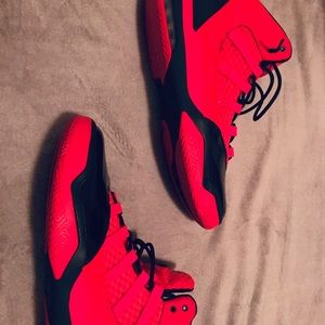 Jordan max red